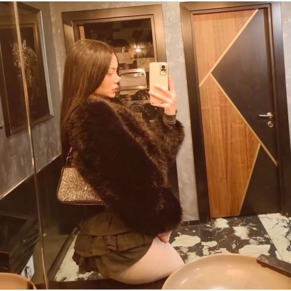 .      .,,.