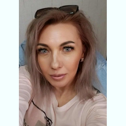 Женщина взрослая індевидуалочка ночь